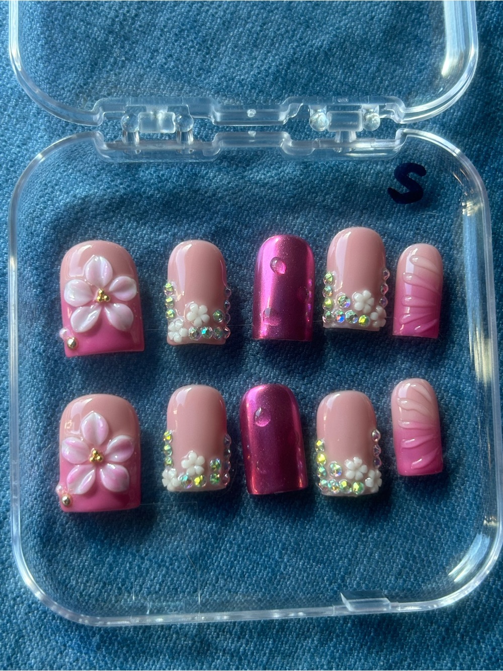 Baby Duck - Handmade Artisan Press On Nails